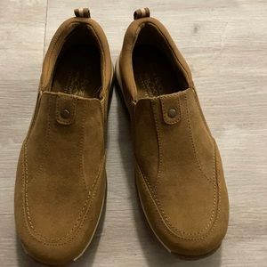 Brand new Brown hiking shoes, size 6.5M.  Reasonable offers welcome!